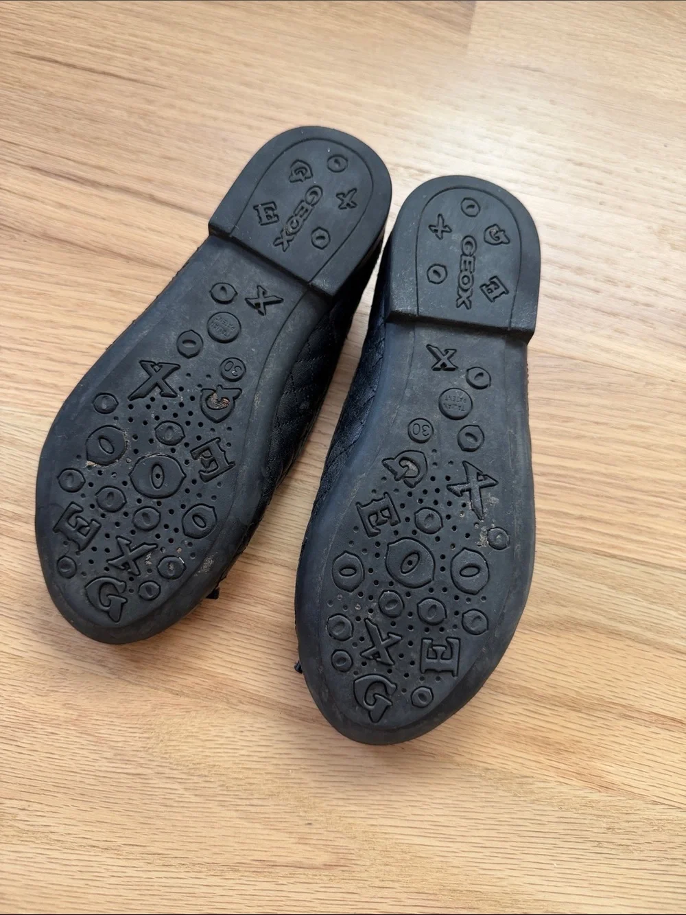 GEOX Girls Junior Plié Quilted Ballet Flats with elastic strap EUR sz 30